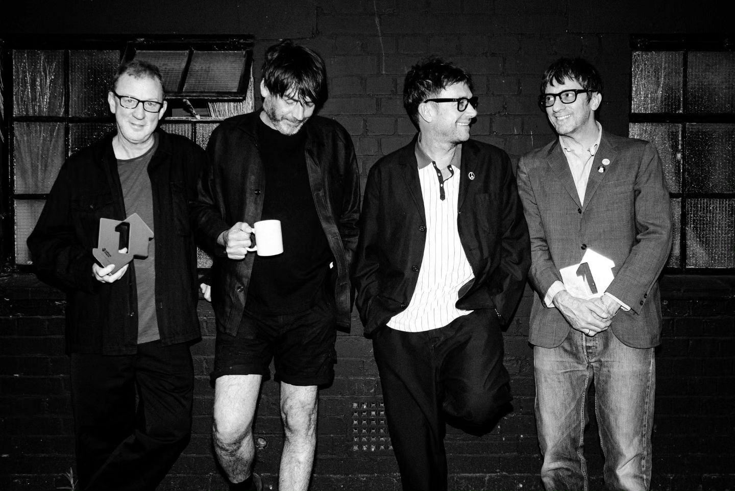 Let's celebrate Blur on their Official Charts Number 1 album, 'The Ballad of Darren'. 

This marks their seventh number 1 album, consistently hitting the top spot since 1994.
Again, it's wonderful to be part of the journey. Matt Colton, who mastered this album, is also delighted with the news.  

Missed out? Check the  in our bio to catch a listen. 

📸: @shotbyphox